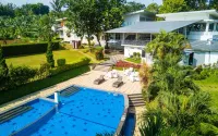 D'Agape Meeting & Conference - Pools