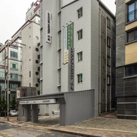 The Nox Hotel