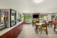 Red Roof Inn & Suites Marysville - Breakfast