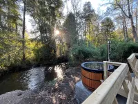 Cypress Cabin - Riverside Hot Tub & Wood Stove - 2-Star