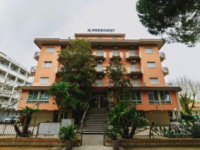 Hotel President