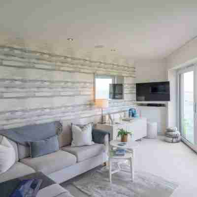 7 Atlantic Watch Rooms