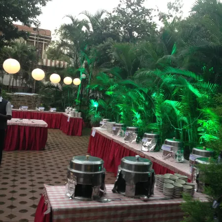 Hotel Woodland
