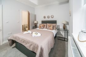 14 Helena House Lux Apartment