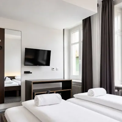 EasyHotel Zürich City Centre Các khách sạn gần Khu mua sắm Europaallee
