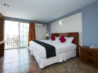 Suites de Reyes - 3-Star