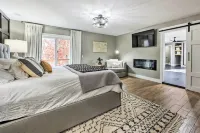 Lakefront Rogers Getaway w/ Hot Tub & Deck! - balcony