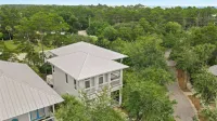 Cart & Coast by Avantstay Pool Access + Balcony + Porches + Board Games Near Dune Lake + Beach - Wi-Fi