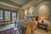 Stunning Ski-in/Ski-Out Penthouse Condo w/ Hot Tub - 3 stjerner