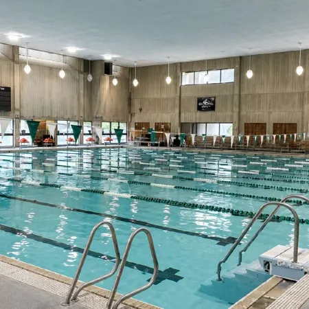 2Br Sleeps 8 Near Penn State, Stadium & Downtown with Hot Tub