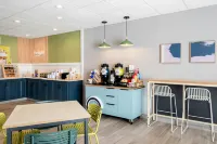Spark by Hilton Staunton - breakfast