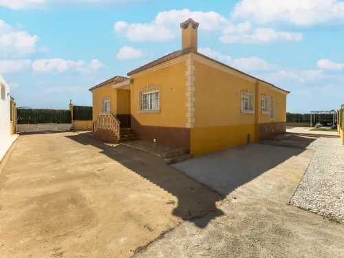 Holiday Home with Pool - Kitchenette
