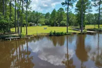 Private Ocean Springs Waterfront Retreat W/Porch - con encanto