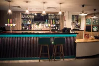 Holiday Inn BASINGSTOKE by IHG - bar