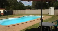 Wagon Wheel Motel & Units - Pools
