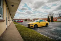 Faulds Motel - parking