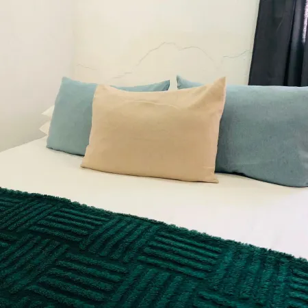 Serenity Heights Backpackers & Tours