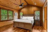 Spacious Mountain Cabin w/Mountain Views, Hot Tub & Game Room! - Vuoristonäköala