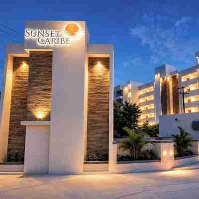 PRIVATE PENTHOUSE VIEWS on the TOP/5th FLOOR!! 2 Bedroom Condo at SUNSET CARIBE! Hotel Exterior