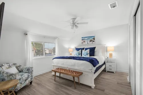 Steps to the Beach Pool Courts Family Fun - balcon