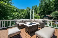 Dog Friendly Cottage on Lake Pontoon Available - 4-Star