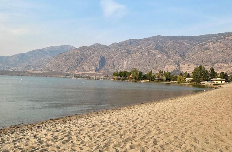 Sandy Beach Suites photo 2