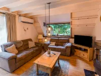 Cozy Chalet with Sauna in Lanaken - 무료 와이파이