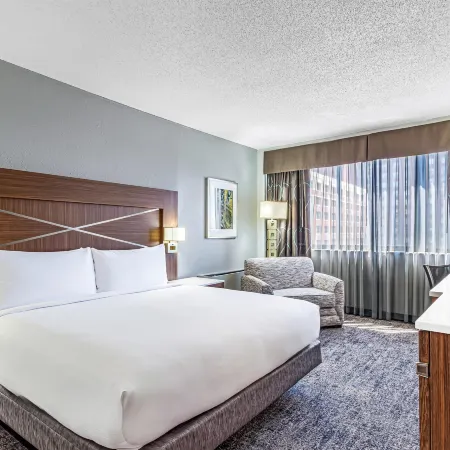 DoubleTree by Hilton Hotel Milwaukee Downtown