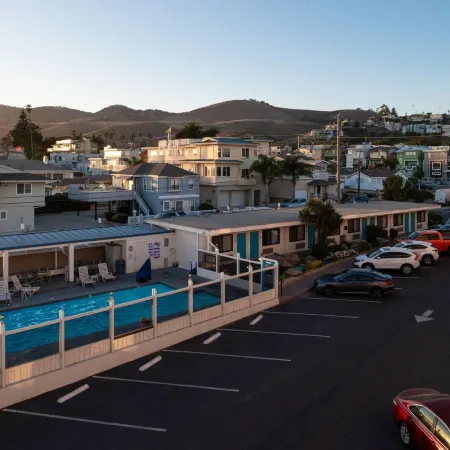 Edgewater Inn and Suites