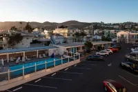 Edgewater Inn and Suites - parking