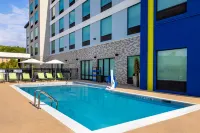 Tru by Hilton Cleveland - Pools
