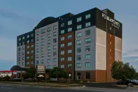 Four Points by Sheraton Toronto Mississauga - โรงแรมราคาถูก