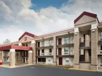 Red Roof Plus+ Birmingham East - Irondale/ Airport Hotels near Ruffner Mountain
