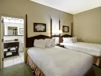 Embassy Suites by Hilton Charleston Historic District Hotel berhampiran Dataran Marion