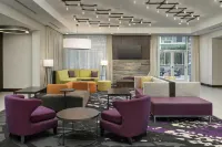 Hilton Garden Inn Columbia Airport - parking