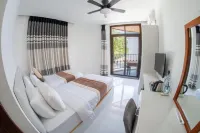 Heron Beach Hotel Dhiffushi - Balkoner