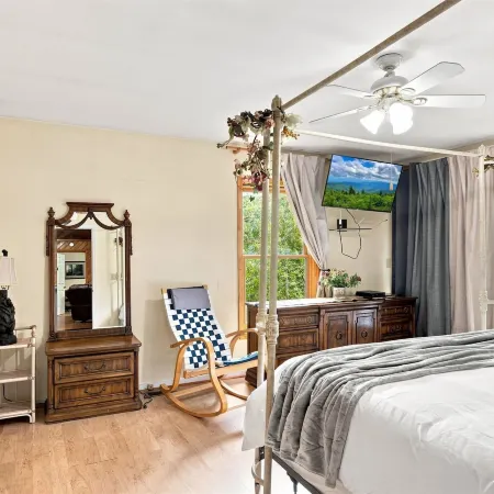 2BR Mountain Escape w Hot Tub Resort Amenities