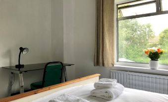 The Woodfarm Lodge - 3 Bedroom House