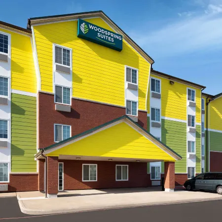 WoodSpring Suites Tyler Rose Garden