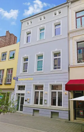 Dingdong Bonn - City Apartments Отели рядом с достопримечательностью «Боннский университет»