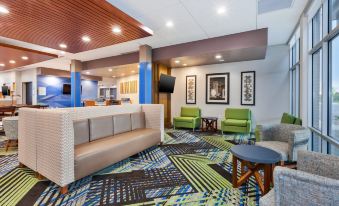 Holiday Inn Express & Suites Grand Rapids Airport - South