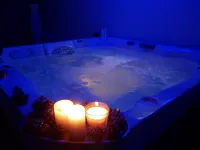 Hillside Villa with Swimming Pool and Jacuzzi - Frasassi Caves - Villas