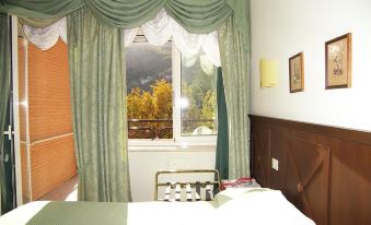 Spacious Quadruple Room Near Montecassino