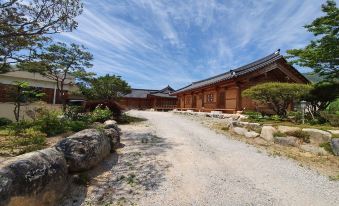 Jeongeup Naejangsan Hanok Pension