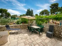 Mirta Hotels in Sutivan