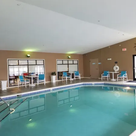 Holiday Inn Express & Suites KINGSPORT-MEADOWVIEW I-26 by IHG