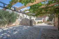 Stonehouse Marina - Estate with A Two Private Pools