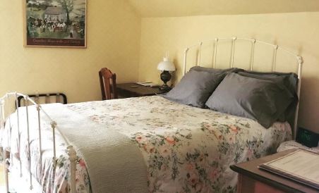 Maplecroft Bed & Breakfast - Housity