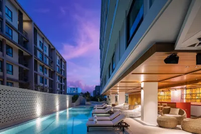 Travelodge Phuket Town Отели рядом с достопримечательностью «Seven Seas Condo Phuket»