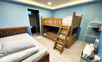 Sokcho White Station Guesthouse